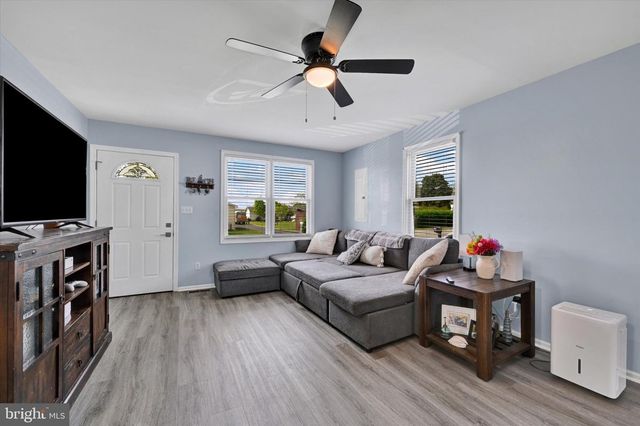 521 RIVERSIDE DRIVE, Essex, MD 21221