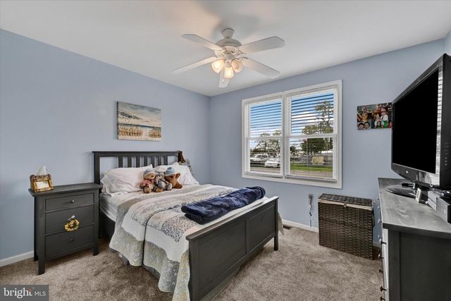 521 RIVERSIDE DRIVE, Essex, MD 21221