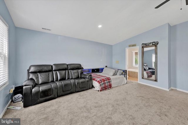 521 RIVERSIDE DRIVE, Essex, MD 21221