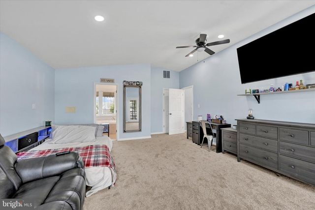 521 RIVERSIDE DRIVE, Essex, MD 21221