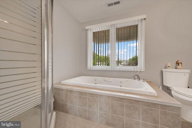 521 RIVERSIDE DRIVE, Essex, MD 21221