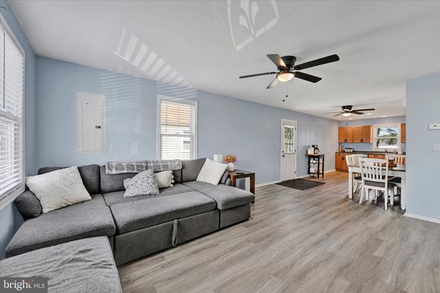 521 RIVERSIDE DRIVE, Essex, MD 21221