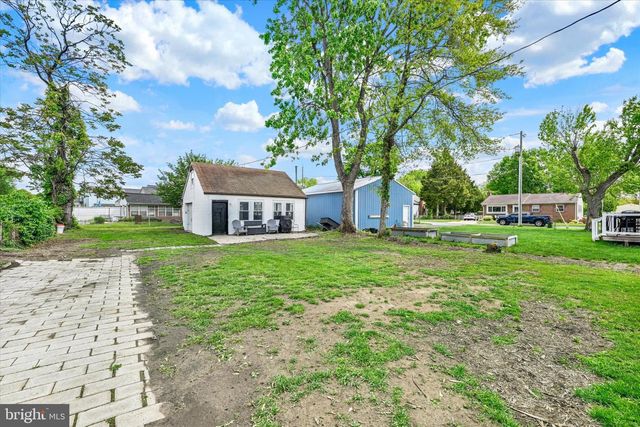 521 RIVERSIDE DRIVE, Essex, MD 21221