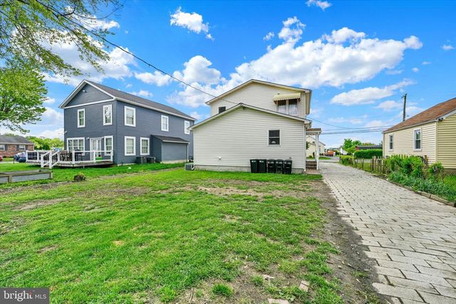 521 RIVERSIDE DRIVE, Essex, MD 21221