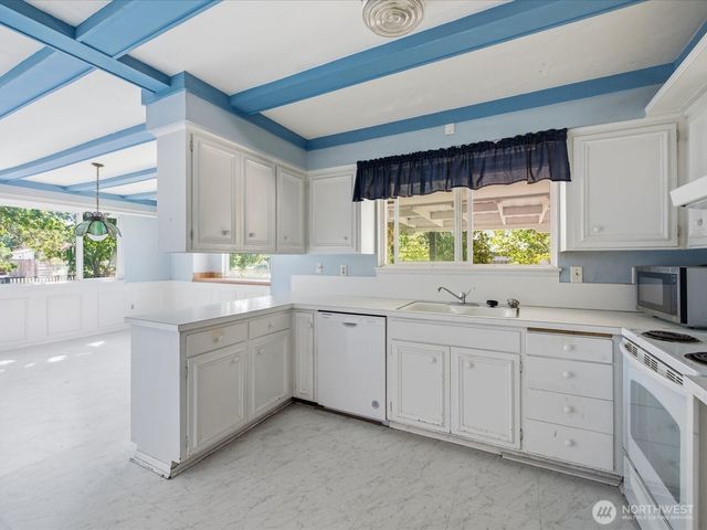 6202 83rd Street SW, Lakewood, WA 98499