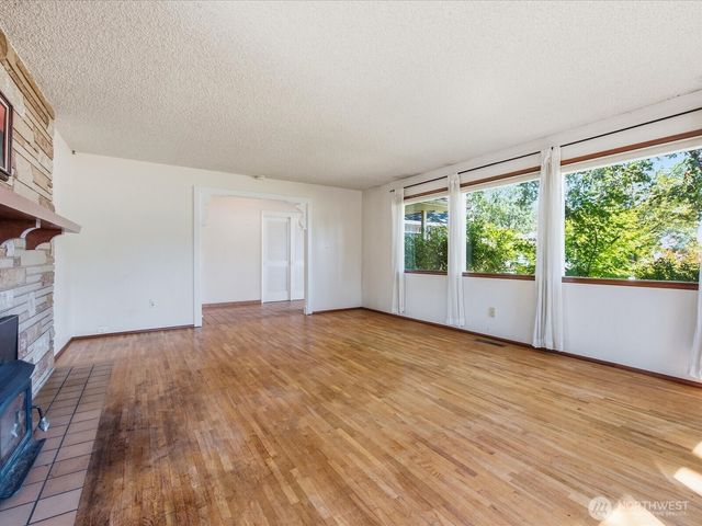 6202 83rd Street SW, Lakewood, WA 98499