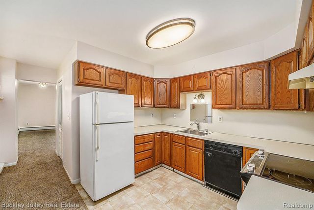 4212 Greendale Avenue, West Bloomfield, MI 48323