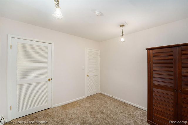 4212 Greendale Avenue, West Bloomfield, MI 48323