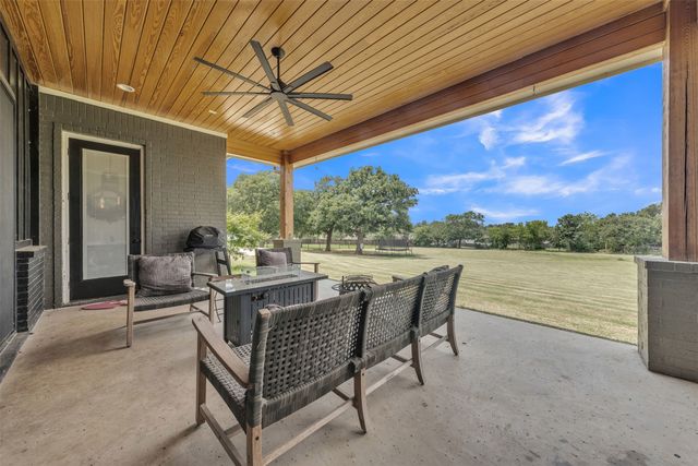 321 Pear Valley Lane, Burleson, TX 76028