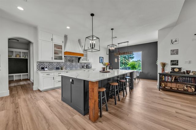 321 Pear Valley Lane, Burleson, TX 76028
