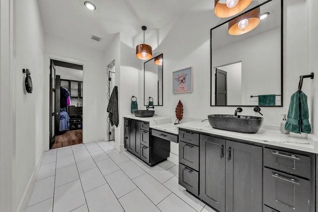 321 Pear Valley Lane, Burleson, TX 76028