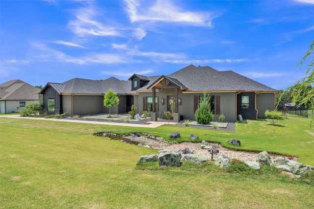 321 Pear Valley Lane, Burleson, TX 76028