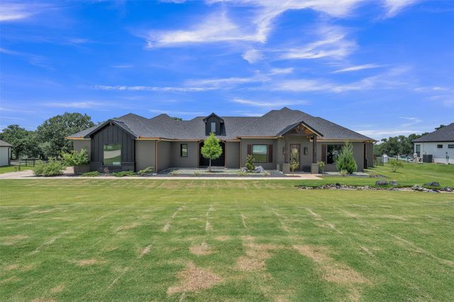 321 Pear Valley Lane, Burleson, TX 76028