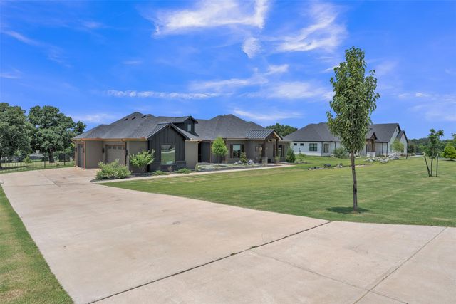 321 Pear Valley Lane, Burleson, TX 76028