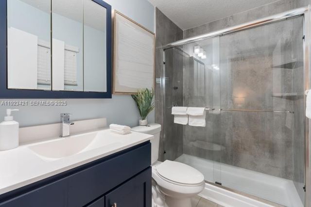 870 NE 35th St, Oakland Park, FL 33334