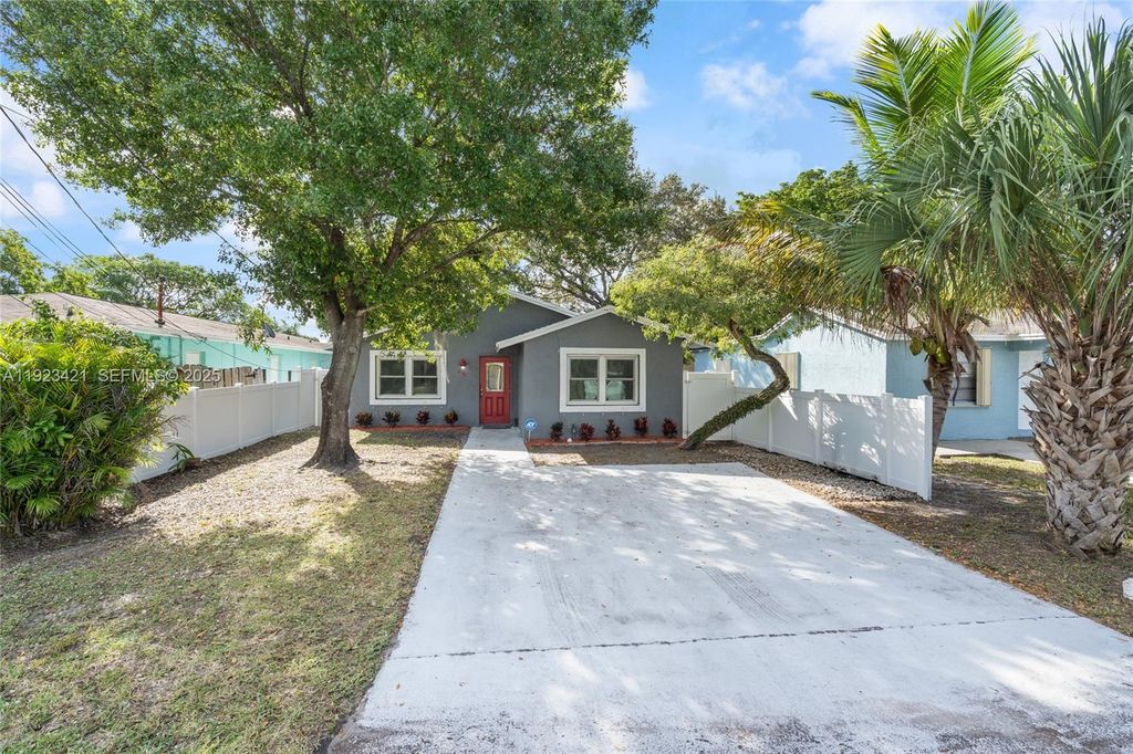 870 NE 35th St, Oakland Park, FL 33334