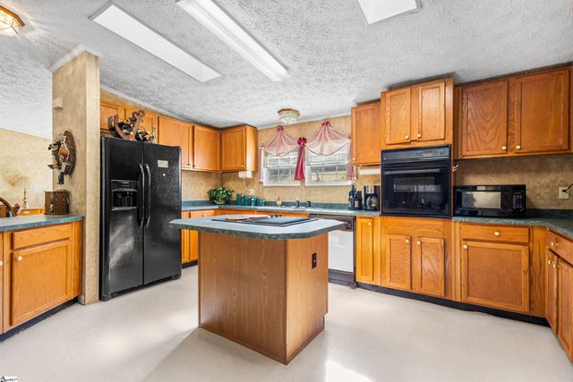 1754 Memorial Drive Extension, Greer, SC 29651