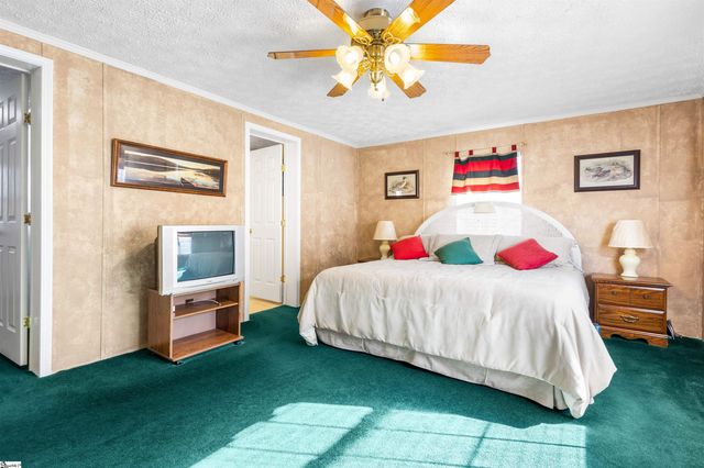 1754 Memorial Drive Extension, Greer, SC 29651