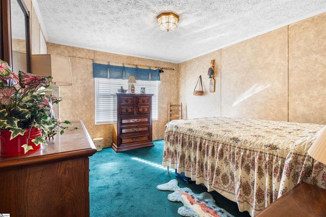 1754 Memorial Drive Extension, Greer, SC 29651