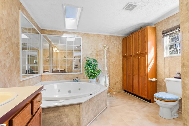 1754 Memorial Drive Extension, Greer, SC 29651