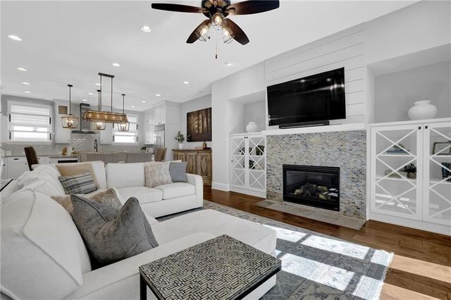 240 Clover Court, Roswell, GA 30075