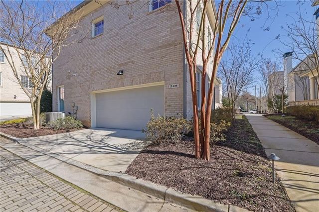 240 Clover Court, Roswell, GA 30075