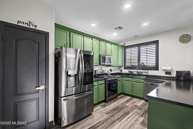 570 W Paseo Celestial, Sahuarita, AZ 85629