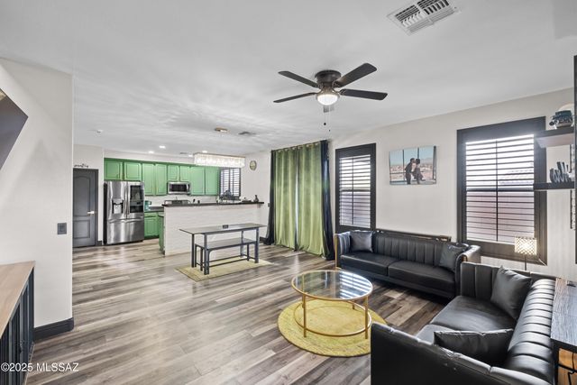 570 W Paseo Celestial, Sahuarita, AZ 85629