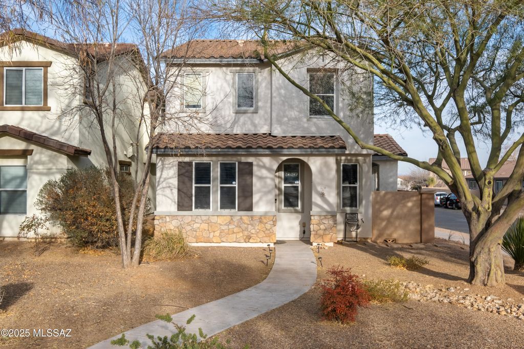 570 W Paseo Celestial, Sahuarita, AZ 85629