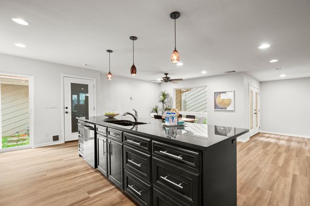 4116 Creek Ledge 108, Austin, TX 78731