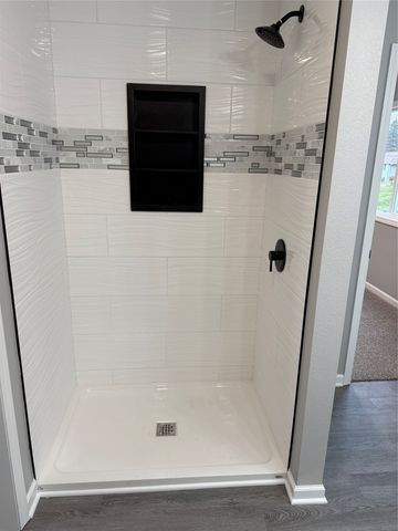 342 E Pleasant View Drive, Des Moines, IA 50315