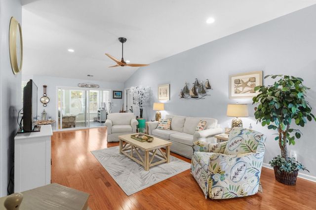 1608 Hack Ct., Surfside Beach, SC 29575