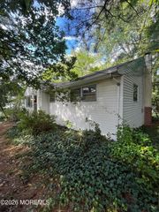 1009 Memorial Parkway Avenue, Atlantic Highlands, NJ 07716