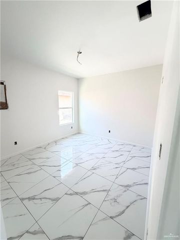 2107 E La Pointe Avenue, Alton, TX 78573