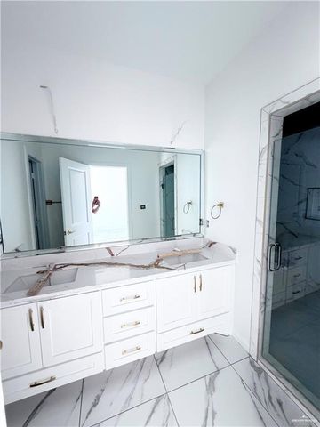 2107 E La Pointe Avenue, Alton, TX 78573