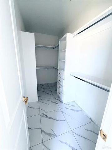 2107 E La Pointe Avenue, Alton, TX 78573