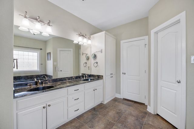 613 Kwando Ln, Bullard, TX 75757