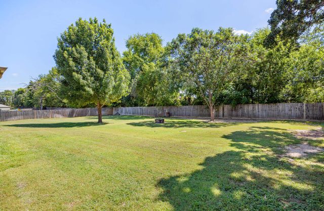 613 Kwando Ln, Bullard, TX 75757
