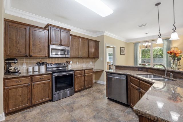 613 Kwando Ln, Bullard, TX 75757