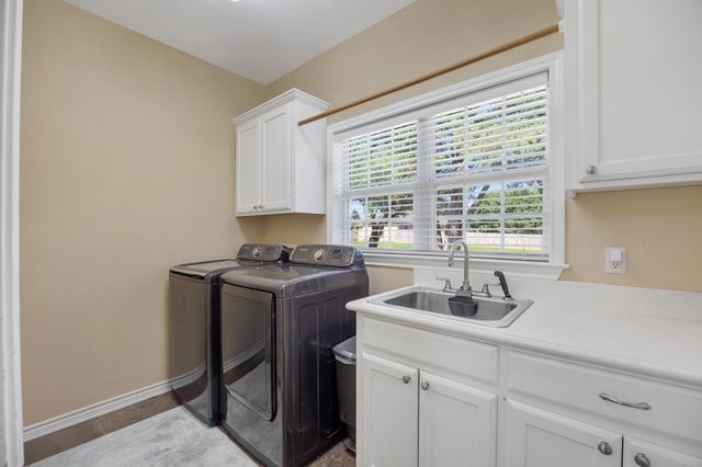 613 Kwando Ln, Bullard, TX 75757