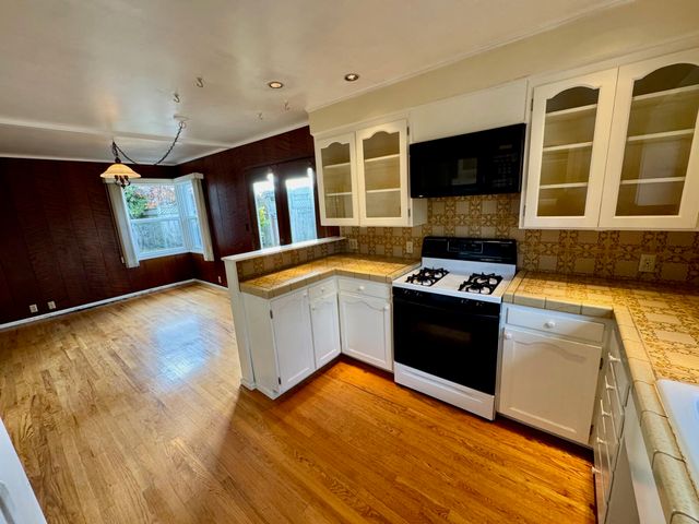 3657 H Street, Eureka, CA 95503