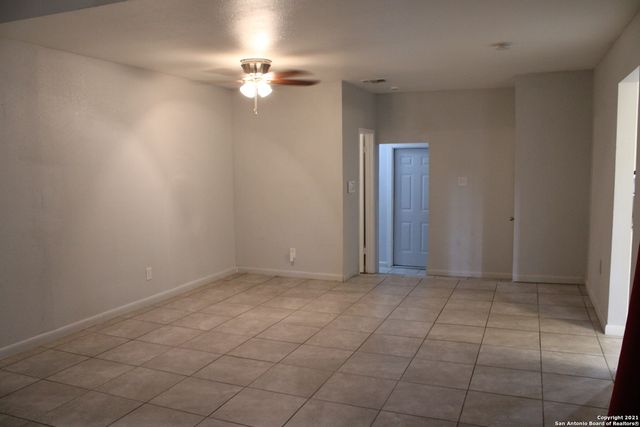 8110 SCOTTSHILL, San Antonio, TX 78209