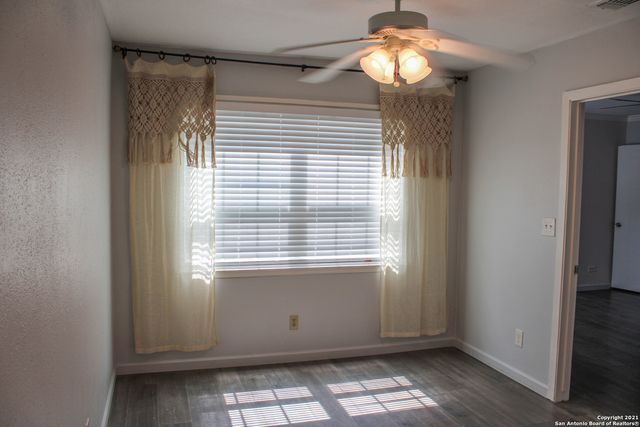 8110 SCOTTSHILL, San Antonio, TX 78209