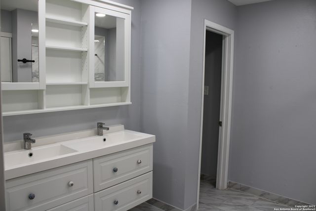 8110 SCOTTSHILL, San Antonio, TX 78209