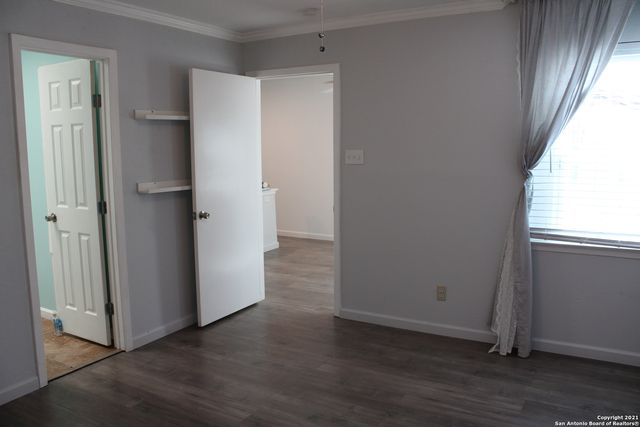 8110 SCOTTSHILL, San Antonio, TX 78209