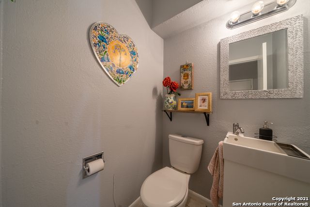 8110 SCOTTSHILL, San Antonio, TX 78209