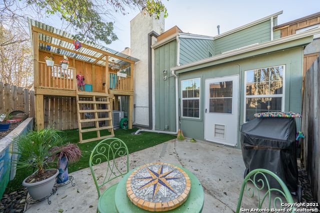 8110 SCOTTSHILL, San Antonio, TX 78209