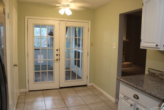 8110 SCOTTSHILL, San Antonio, TX 78209