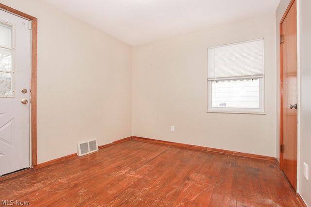 15305 Rockside Road, Maple Heights, OH 44137