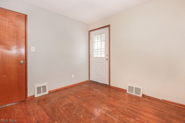 15305 Rockside Road, Maple Heights, OH 44137